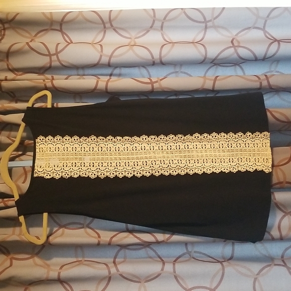 Large black crochet back tank - Picture 2 of 4